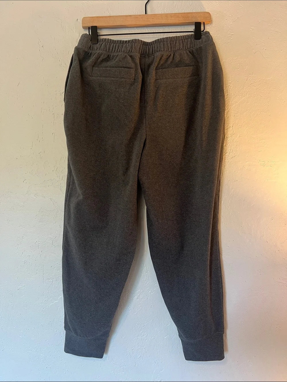 Varley women’s Dark Gray Fleece Joggers - Picture 4 of 4